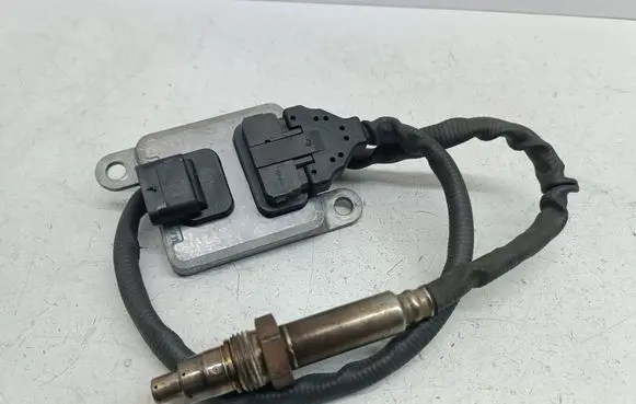 Mercedes-Benz C W205 Lambda probe sensor A0009051512 1911121558 0009051512