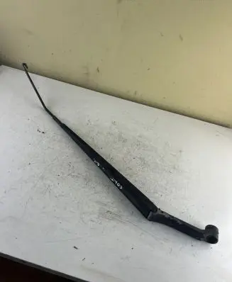 Mitsubishi Colt Front wiper blade arm