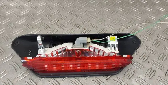 Toyota Yaris Third/center stoplight 