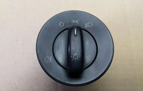 Skoda Octavia Mk2 (1Z) Light switch 1Z0941431F