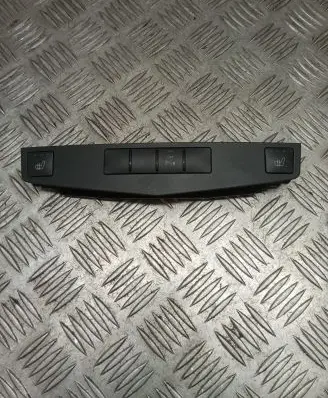 Mercedes-Benz C W204 Seat heating switch A2048704310