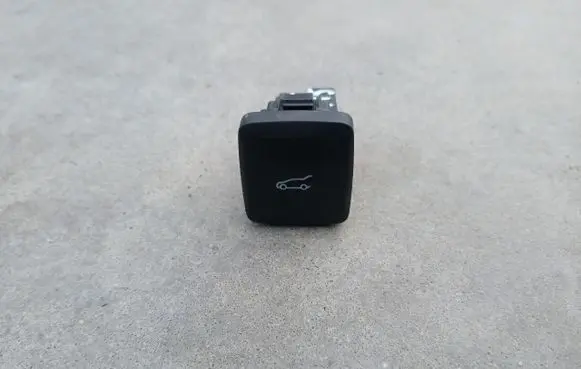 Ford Mondeo MK V Tailgate opening switch DG9T19D514AAW