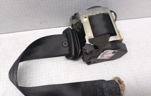 Audi A3 S3 8L Front seatbelt 8L4857805A 560546101 054L025V