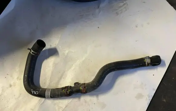 Hyundai i30 Engine coolant pipe/hose 25412-F2200