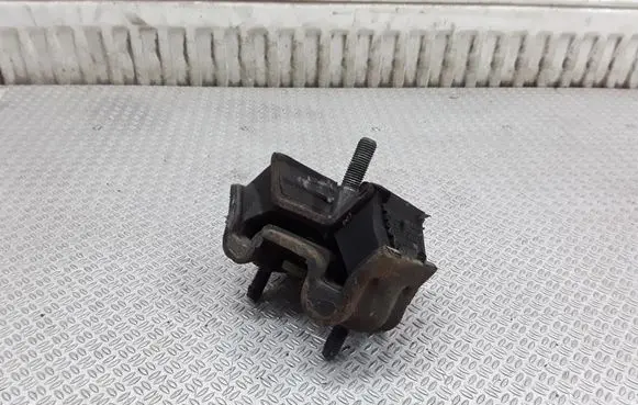 Mercedes-Benz ML W163 Engine mount bracket 1632400117