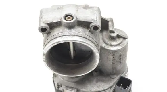 BMW 1 E81 E87 Throttle valve 7561067