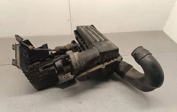 Volkswagen Tiguan Air filter box 3C0129601 3C0129607