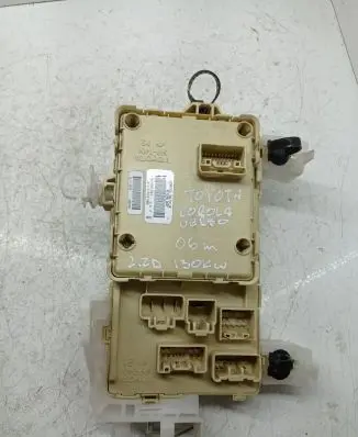 Toyota Corolla Verso AR10 Fuse module 892210f010