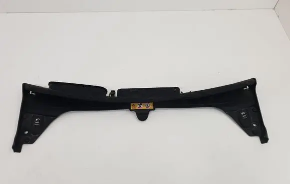 Mercedes-Benz C W205 Radiator trim 