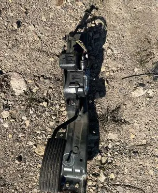 Mitsubishi Grandis Accelerator throttle pedal 16300122 0300122 APM30005