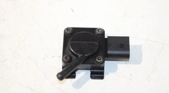 BMW 3 E90 E91 Exhaust gas pressure sensor 7789219
