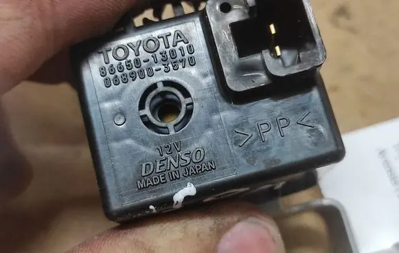 Toyota Avensis T250 Other relay 8665013010 0689003570