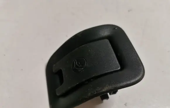 Audi A5 8T 8F ISOFIX cover 8T0887233A
