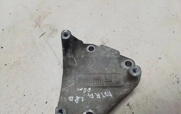 Opel Astra G Engine mounting bracket 90529603