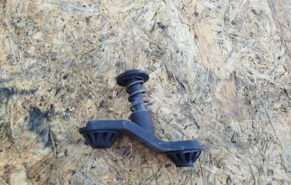 Saab 9-5 Radiator mount bracket 4577722