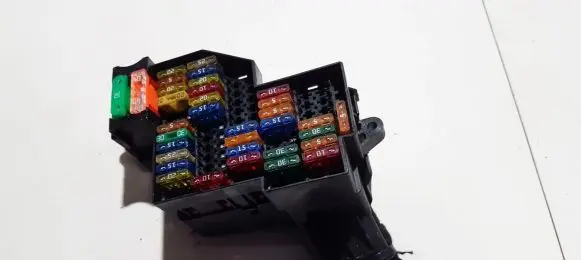 Volkswagen Touareg I Fuse box set 7L0941828