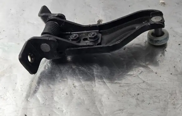 Ford Grand C-MAX Sliding door upper roller guide/hinge AM51U25028A