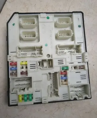 Renault Scenic III - Grand scenic III Fuse module 284B62069R 2077275105 52222F06