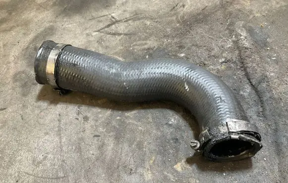 Air intake hose/pipe