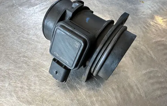 Peugeot 206+ Mass air flow meter 9647144080