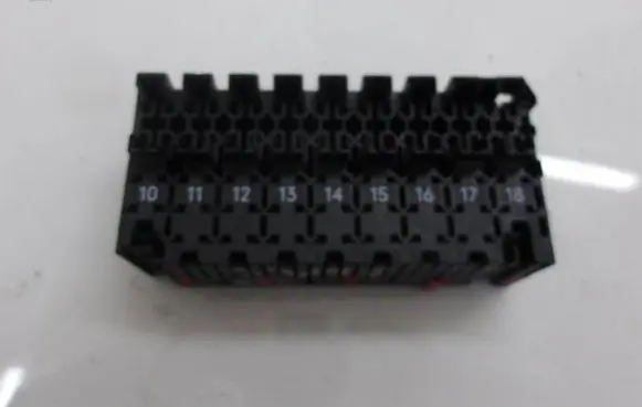 Mercedes-Benz E W210 Fuse box set 0015458401