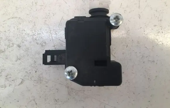 Skoda Octavia Mk2 (1Z) Central locking motor 1M0959781A 1Z0810773