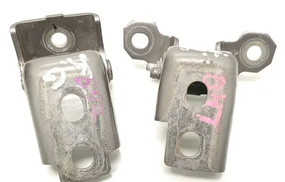 Rear door hinge set