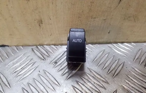Toyota Corolla E120 E130 Electric window control switch 8481002041
