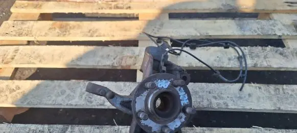 Ford C-MAX I Front wheel hub