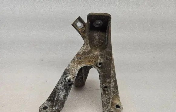 Audi A6 S6 C6 4F Engine mounting bracket 4F0199308P