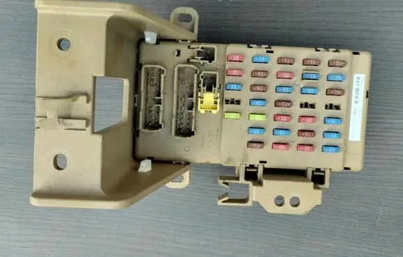 Subaru XV Fuse module 82201FJ010