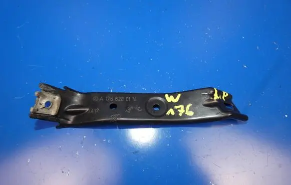Mercedes-Benz A W176 Fender mounting bracket A1766280114