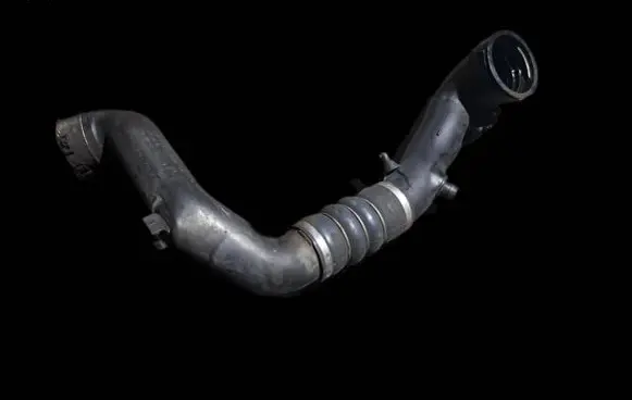 BMW 5 F10 F11 Intercooler hose/pipe 7582314