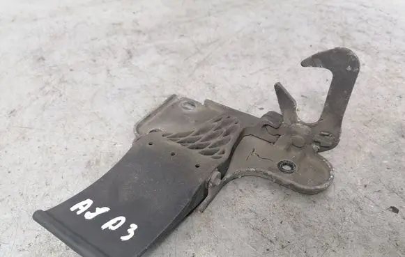 Audi A8 S8 D3 4E Engine bonnet/hood lock/latch loop/hook 4E0823485P