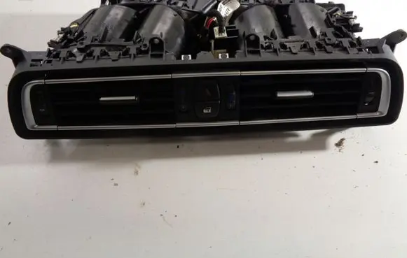 BMW 7 F01 F02 F03 F04 Dash center air vent grill 9115860