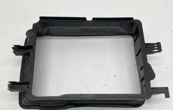 Renault Megane IV Intercooler air channel guide 215586371R