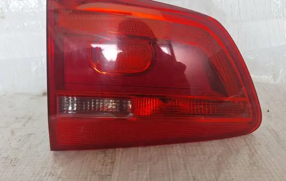 Volkswagen Touran I Tailgate rear/tail lights 1T0945093