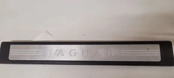 Jaguar XF X250 Front sill trim cover 8X2313200AF