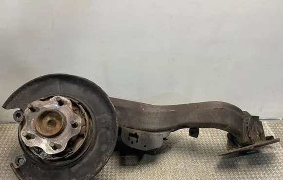 Nissan Qashqai Rear wheel hub spindle/knuckle 
