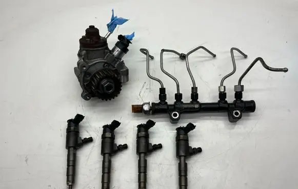 Peugeot 308 Fuel injection high pressure pump 9811347380 9804776780 9676643880