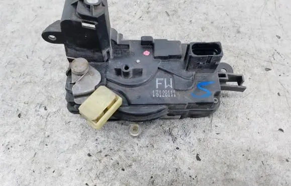 Opel Astra H Front door lock 13128111FW