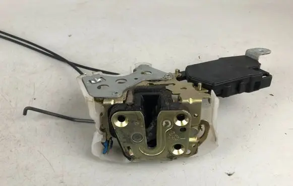 Subaru Forester SG Front door lock 61032SA070