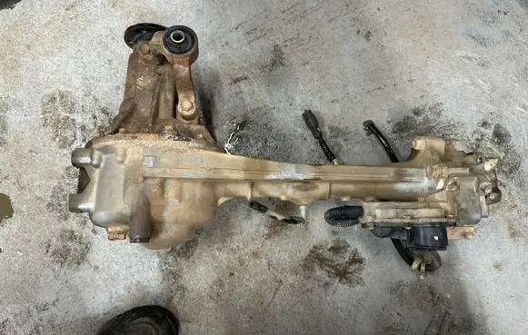 Isuzu D-Max Gearbox transfer box case 