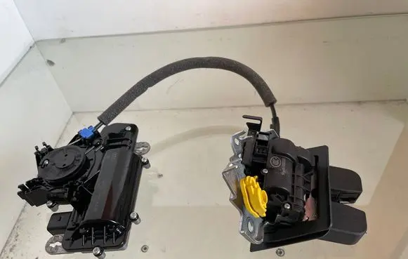 Audi Q2 - Tailgate/trunk/boot lock/catch/latch 4M0827506D 064934090719 5TA827887C