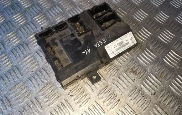 Ford Fiesta Comfort/convenience module 8V5115K600EJ