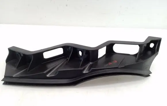 Volkswagen PASSAT B6 Front bumper mounting bracket 3C0807890