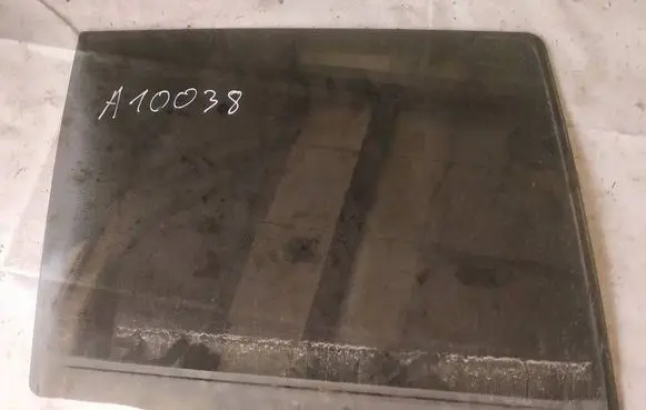 Rear door window glass