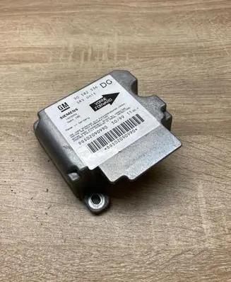 Opel Zafira A Airbag control unit/module 90582536