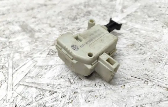Volkswagen New Beetle Rear lock motor 