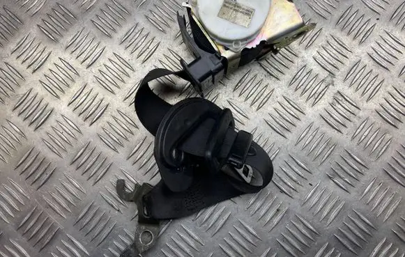 BMW 3 E90 E91 Front seatbelt S17069955